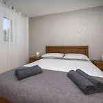 Dvori Vi Kovi-seven Bedroom With Swimming Pool
