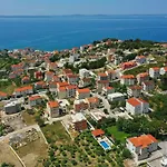 Dvori Vi Kovi-seven Bedroom With Swimming Pool *