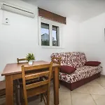 Dvori Vi Kovi-seven Bedroom With Swimming Pool Villa