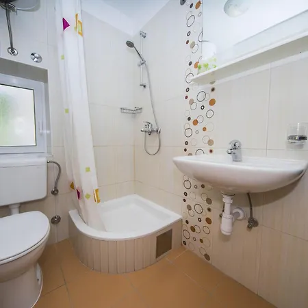 Dvori Vi Kovi-seven Bedroom With Swimming Pool 别墅 *