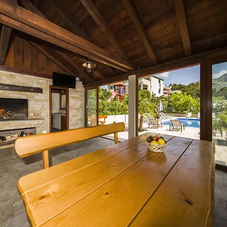 Dvori Vi Kovi-seven Bedroom With Swimming Pool Villa