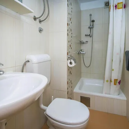 Dvori Vi Kovi-seven Bedroom With Swimming Pool * Podstrana