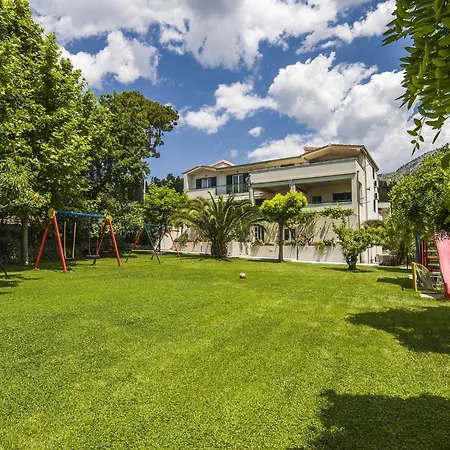 Dvori Vi Kovi-seven Bedroom With Swimming Pool *